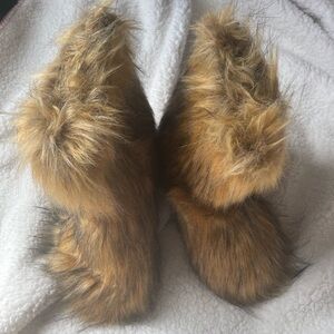 brown fuzzy booties <3
